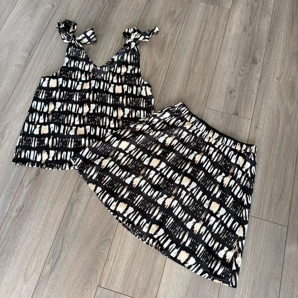 Banana Republic Fast Flippy Two Piece Set Tie Shoulder Top and Skirt Small - Picture 1 of 12